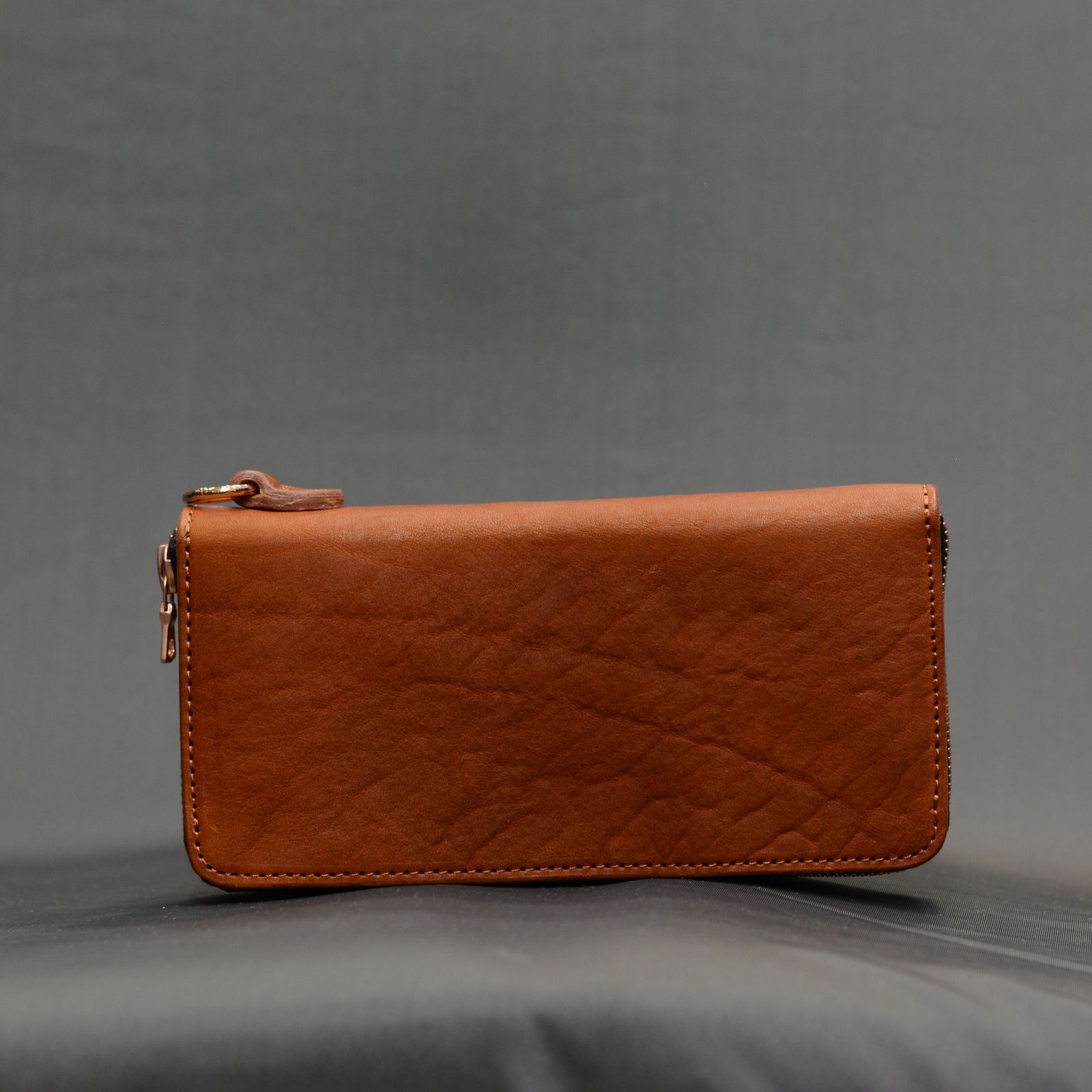 ダブルショルダー製品染め ラウンド財布 （BROWN）