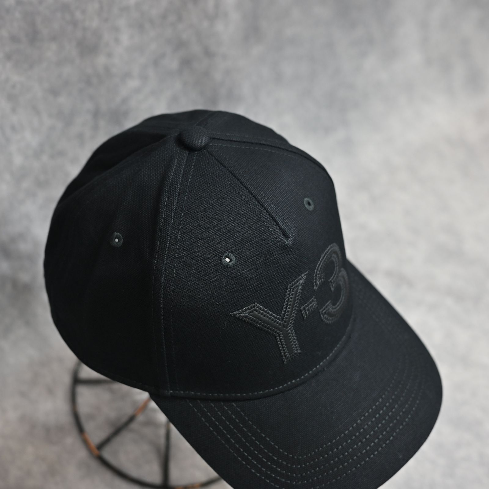 Y-3 LOGO CAP （BLACK × BLACK） / ロゴ刺繡 キャップ （ブラック × ブラック）｜KT0567