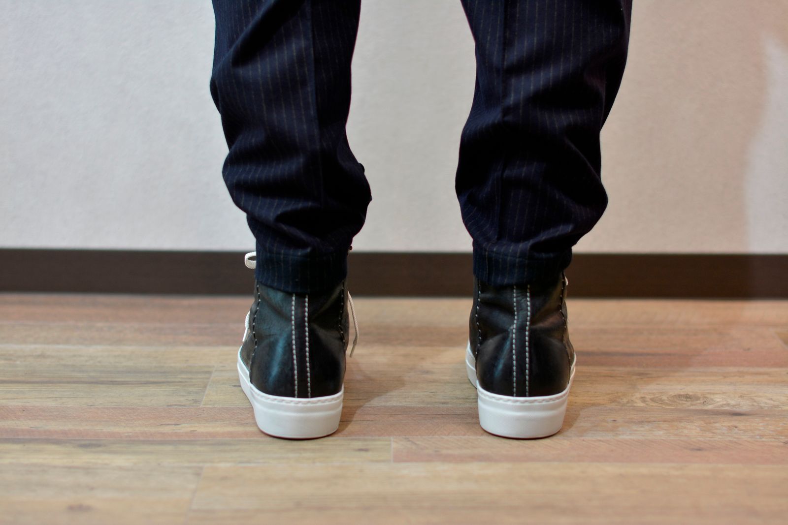 HORSE LEATHER HI-CUT SNEAKER