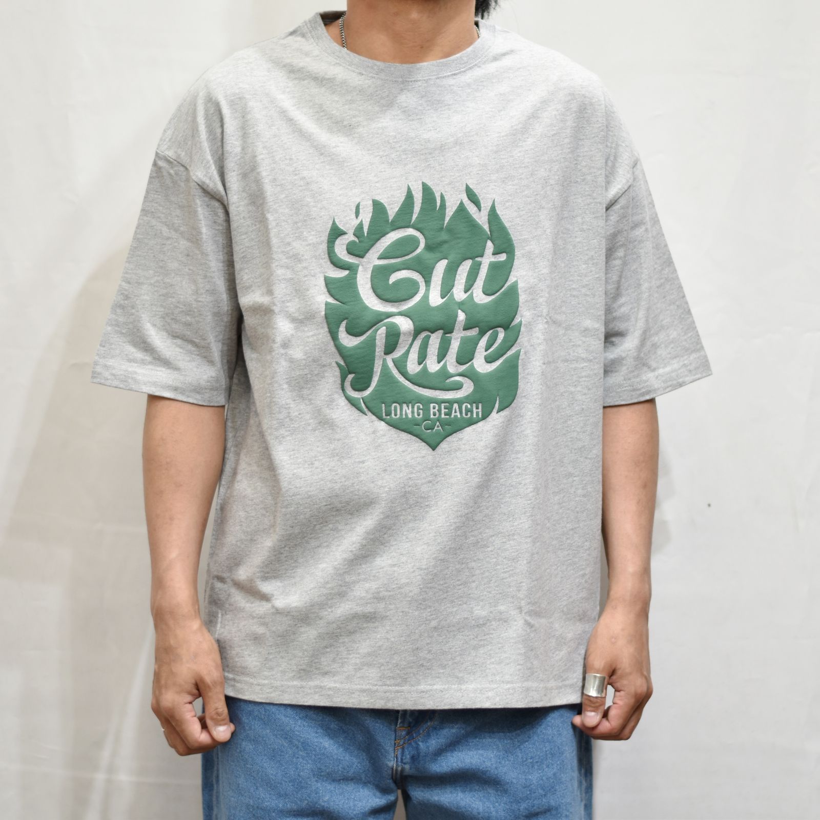 CUTRATE FLAME FLOCKY LOGO DROPSHOULDER S/S -T-SHIRT (MIX GRAY)