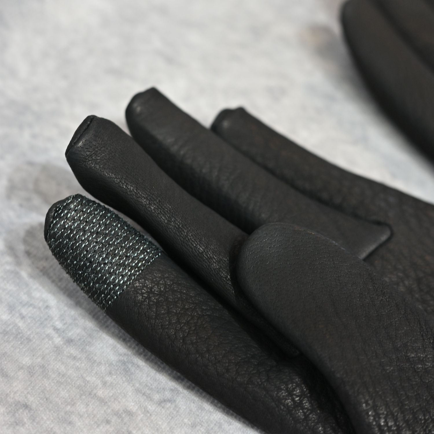 ディアスキン タッチパネル対応 グローブ （BLACK / ブラック）｜332-42