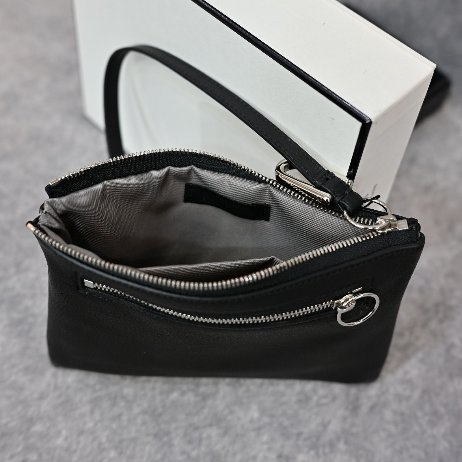 LEATHER POUCH （BLACK / ブラック）｜ポーチ｜2261-AC06