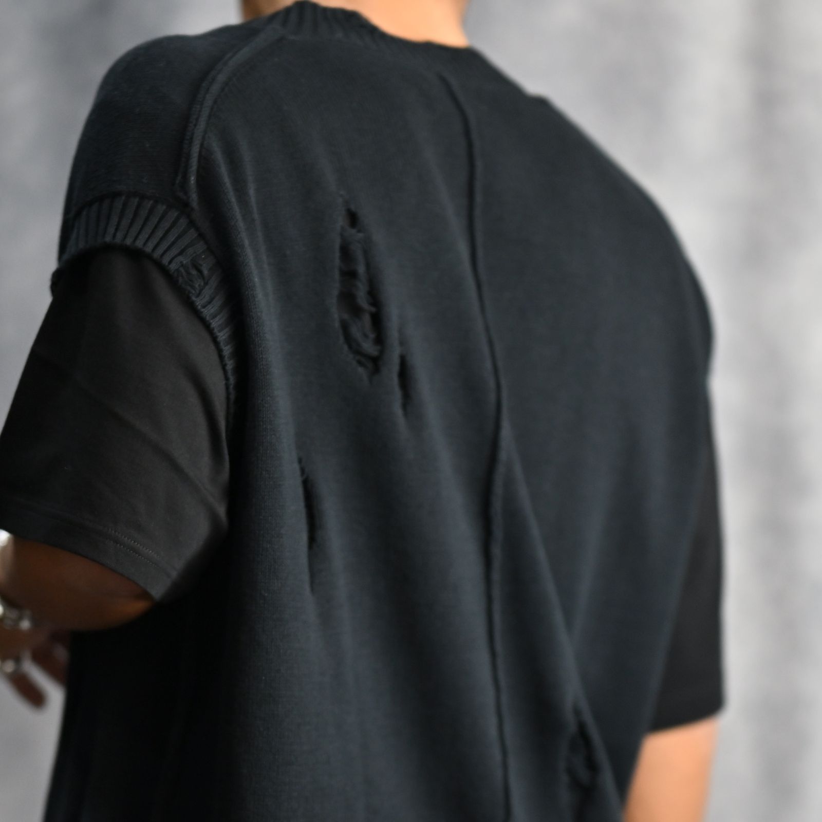 AM025　Yohji yamamoto　ニットベスト　ブラック　サイズ3 10/-BD GAUZE SINGLE JERSEY UNBALANCED HENRY NECK LS T(FREE