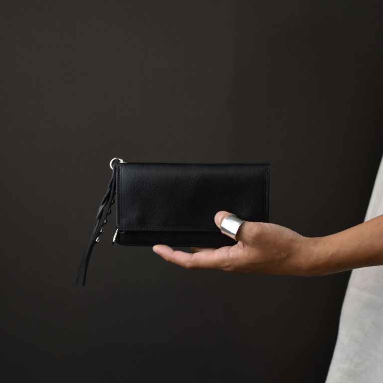 CALEE - PLANE LEATHER LONG WALLET ＜STUDS CHARM＞ (BLACK 