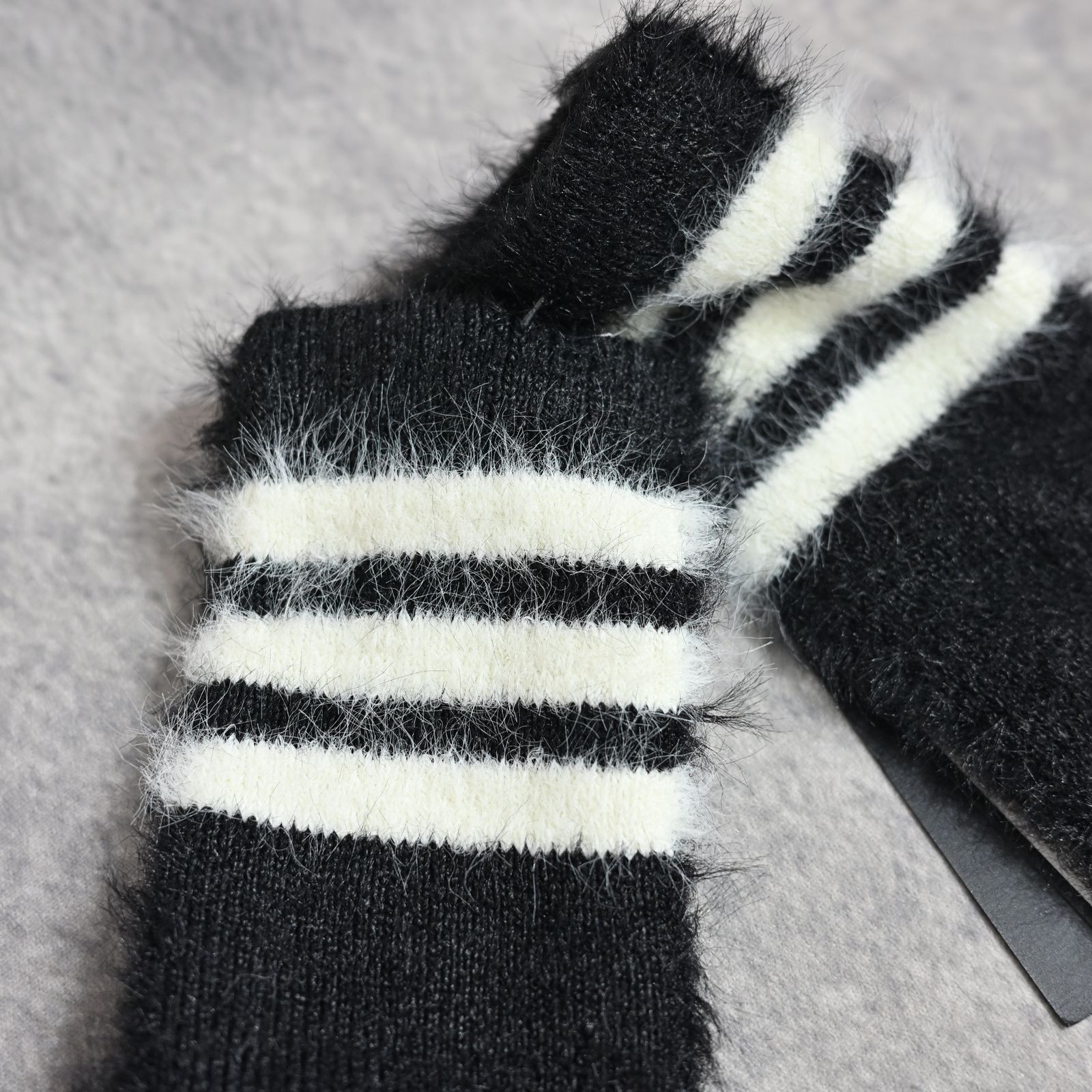 Y-3 STRIPES GLOVES （BLACK） / ニット グローブ 手袋 （ブラック）｜KV2909