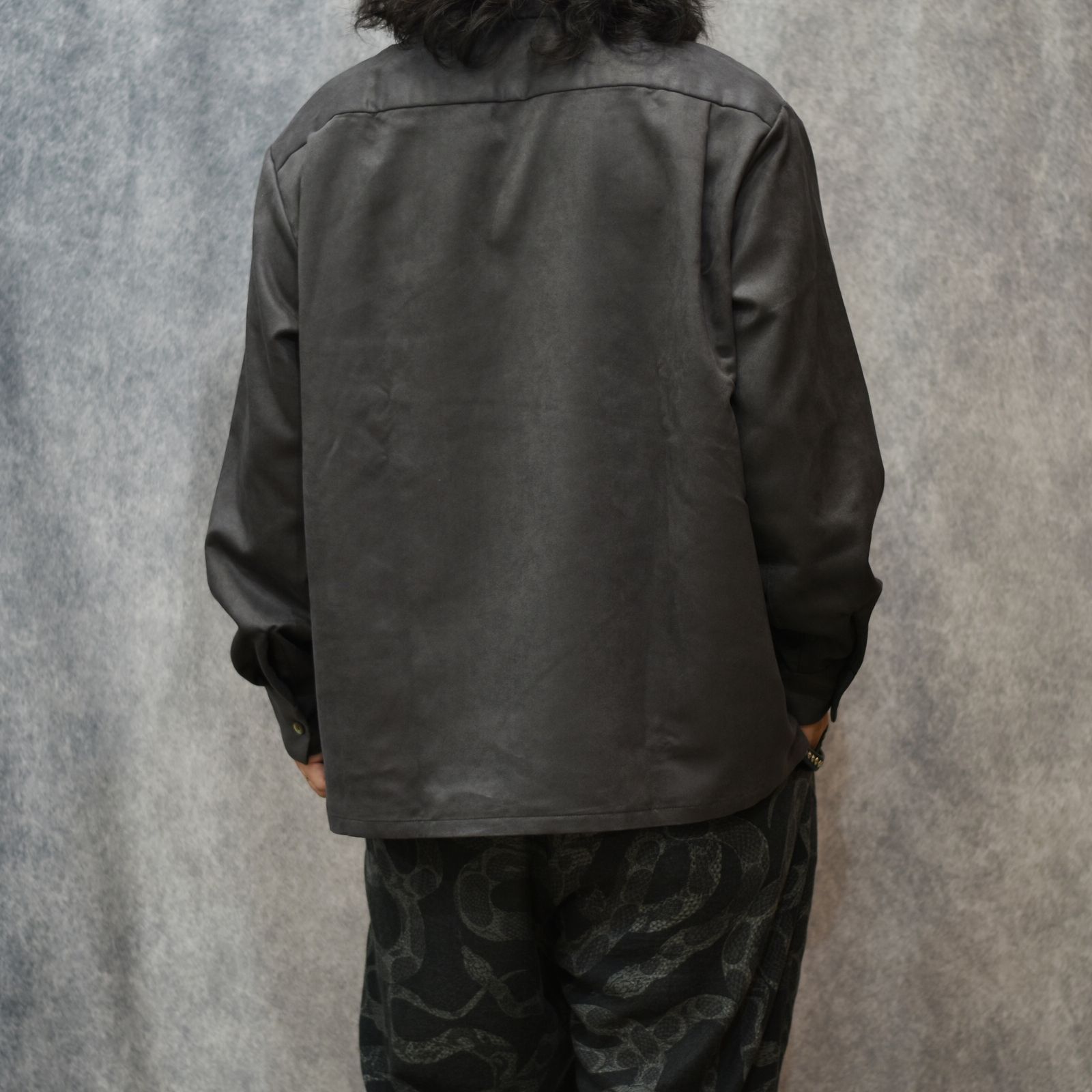 FAUX SUEDE SH (CHARCOAL)｜フェイクスエード オープンカラー 長袖シャツ｜CL-25AW007