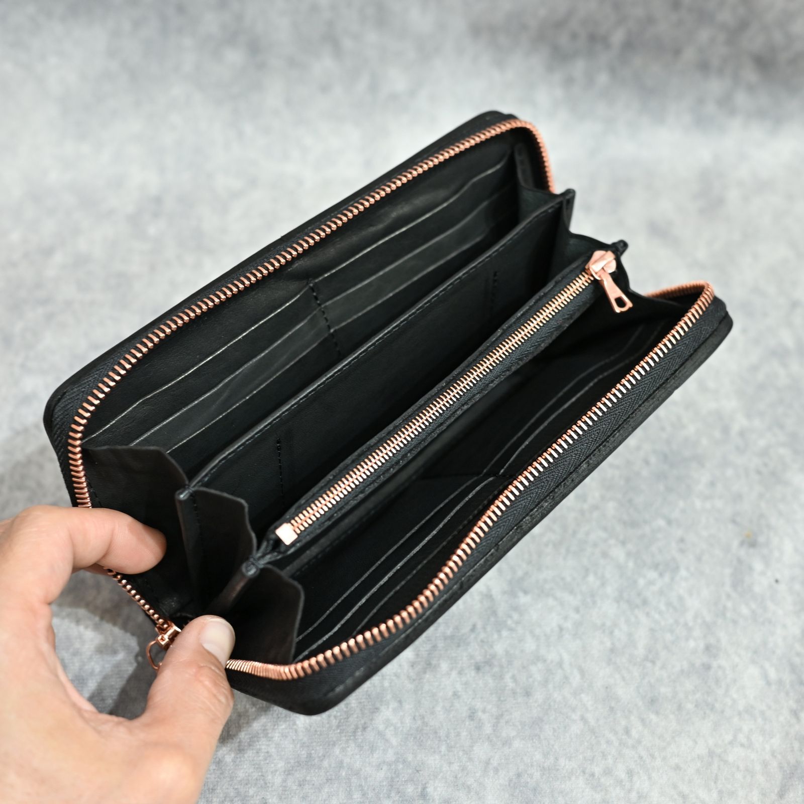 ダブルショルダー製品染め ラウンドウォレット / 財布 （BLACK）｜318-29