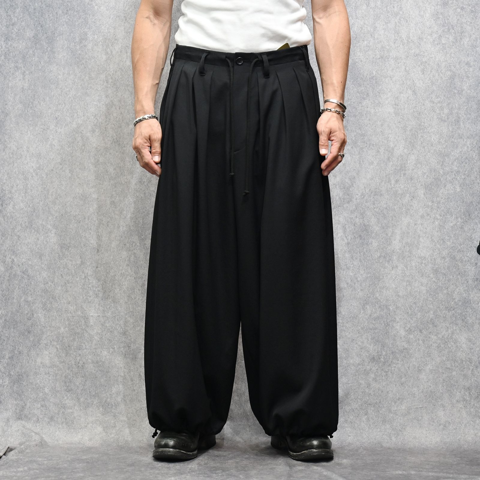 WOOL GABARDINE BALLOON PANTS  （BLACK / ブラック） 12タック バルーンパンツ｜HO-P07-100-2-02