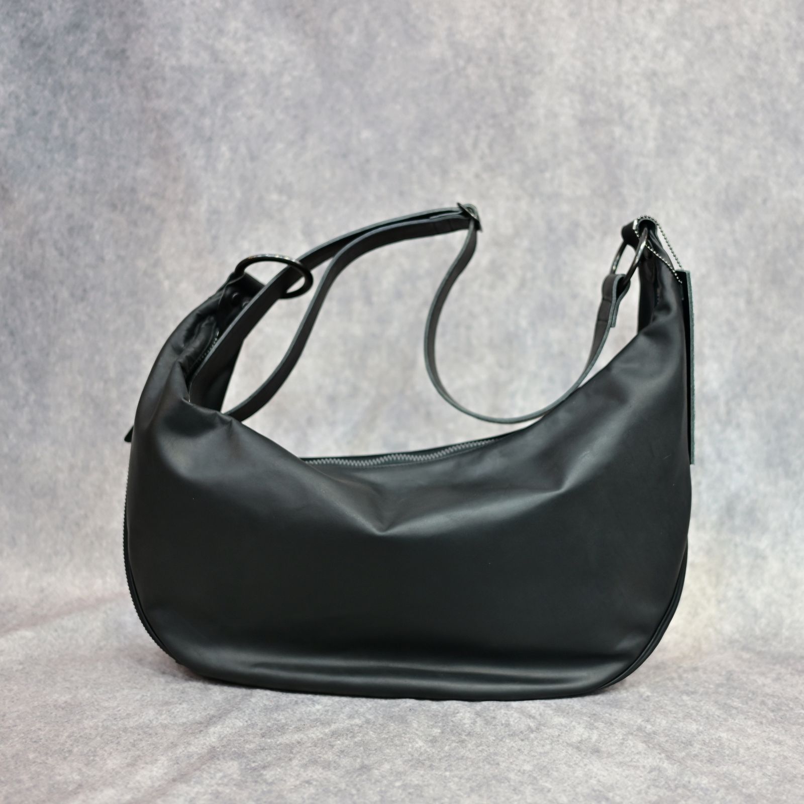 GUIDI オイルカーフ バナナバッグ ラージ （BLACK / ブラック） / 143-11