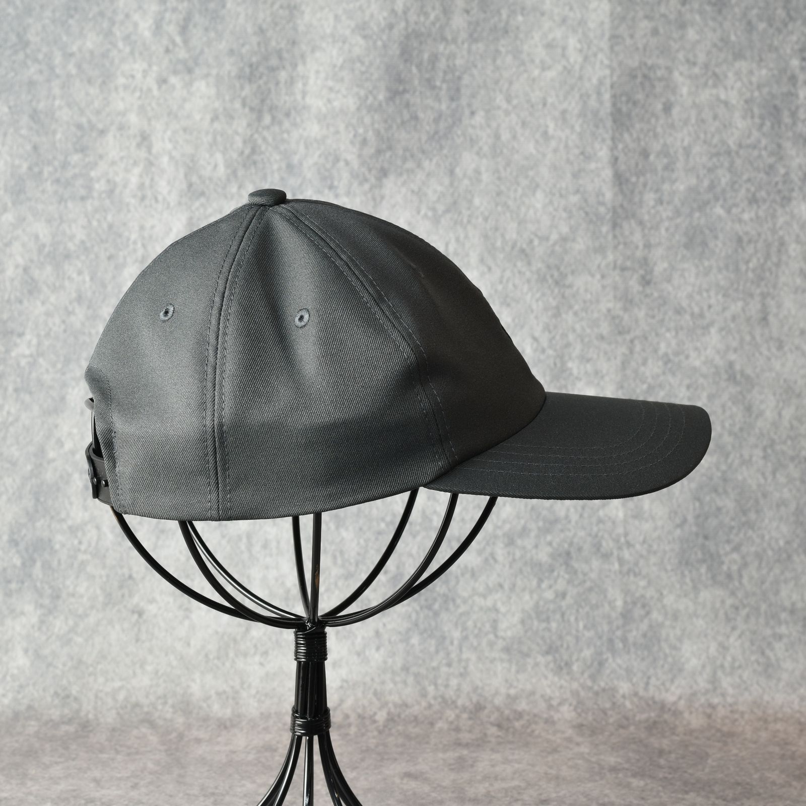 P/T CAL NT LOGO CAP (CHARCOAL) / ロゴ刺繍 浅型キャップ
