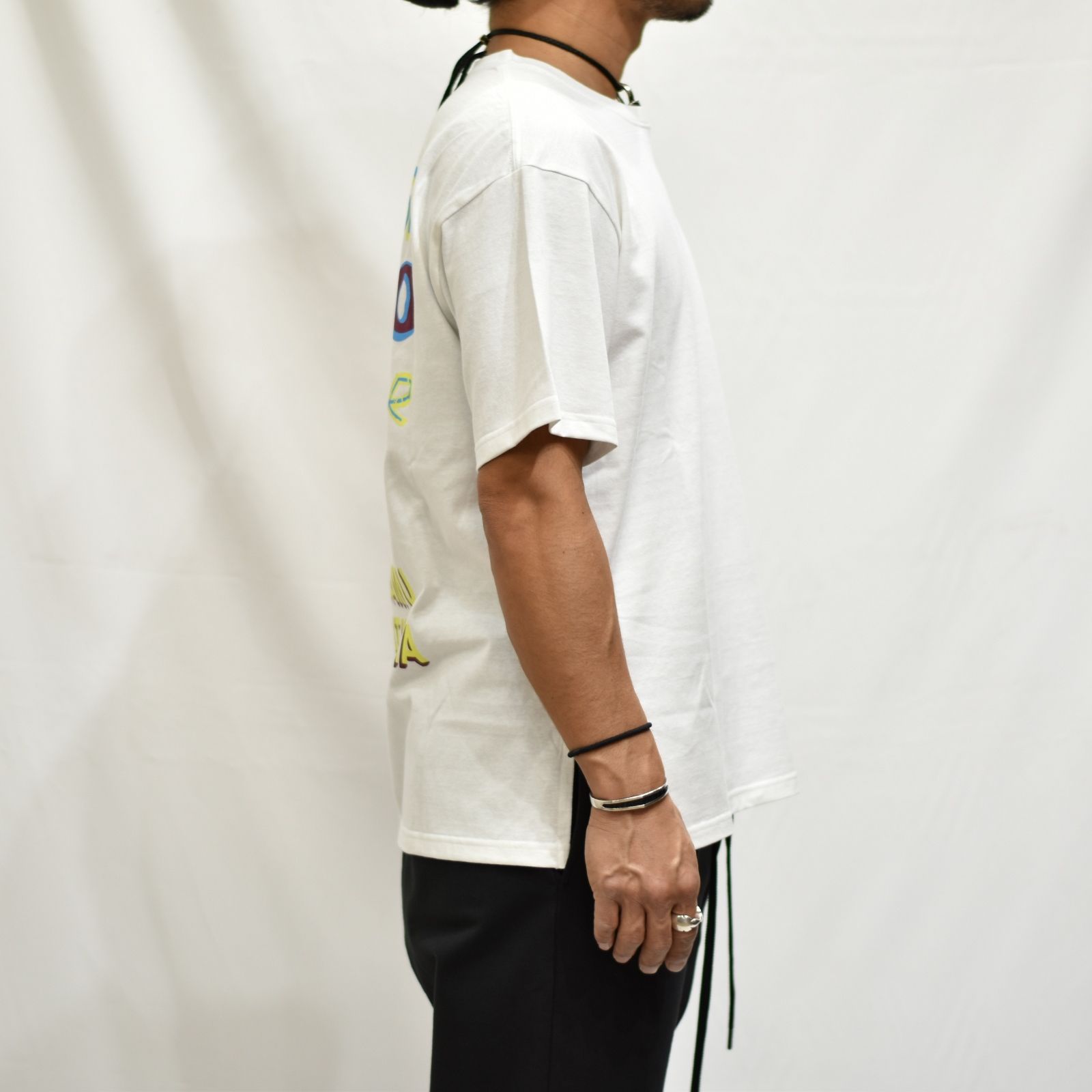 × Klevay Paper Signs アートTシャツ