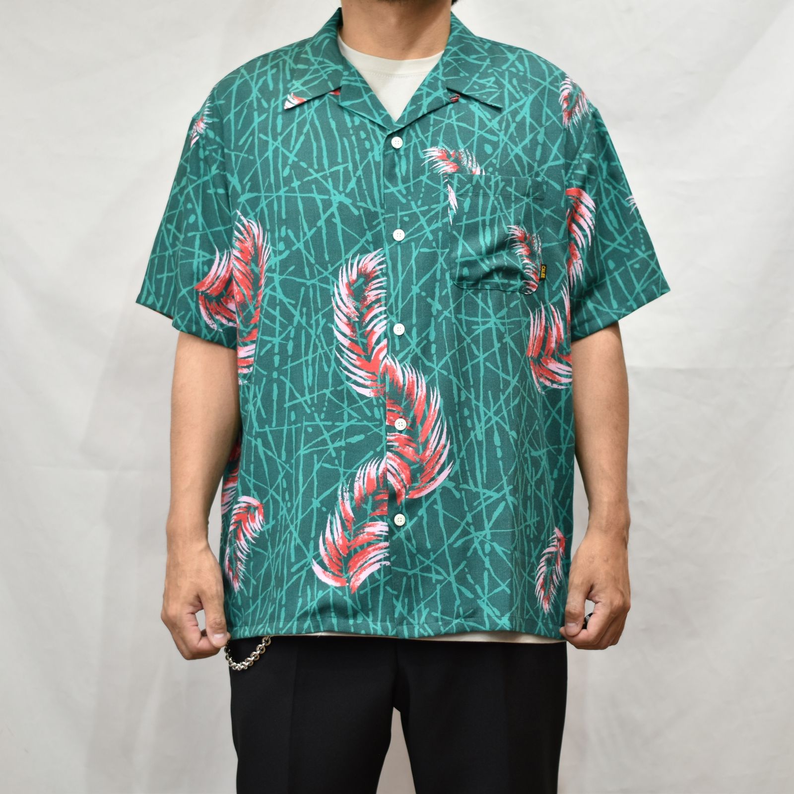 CALEE - Allover feather pattern amunzen cloth S/S shirt (Emerald