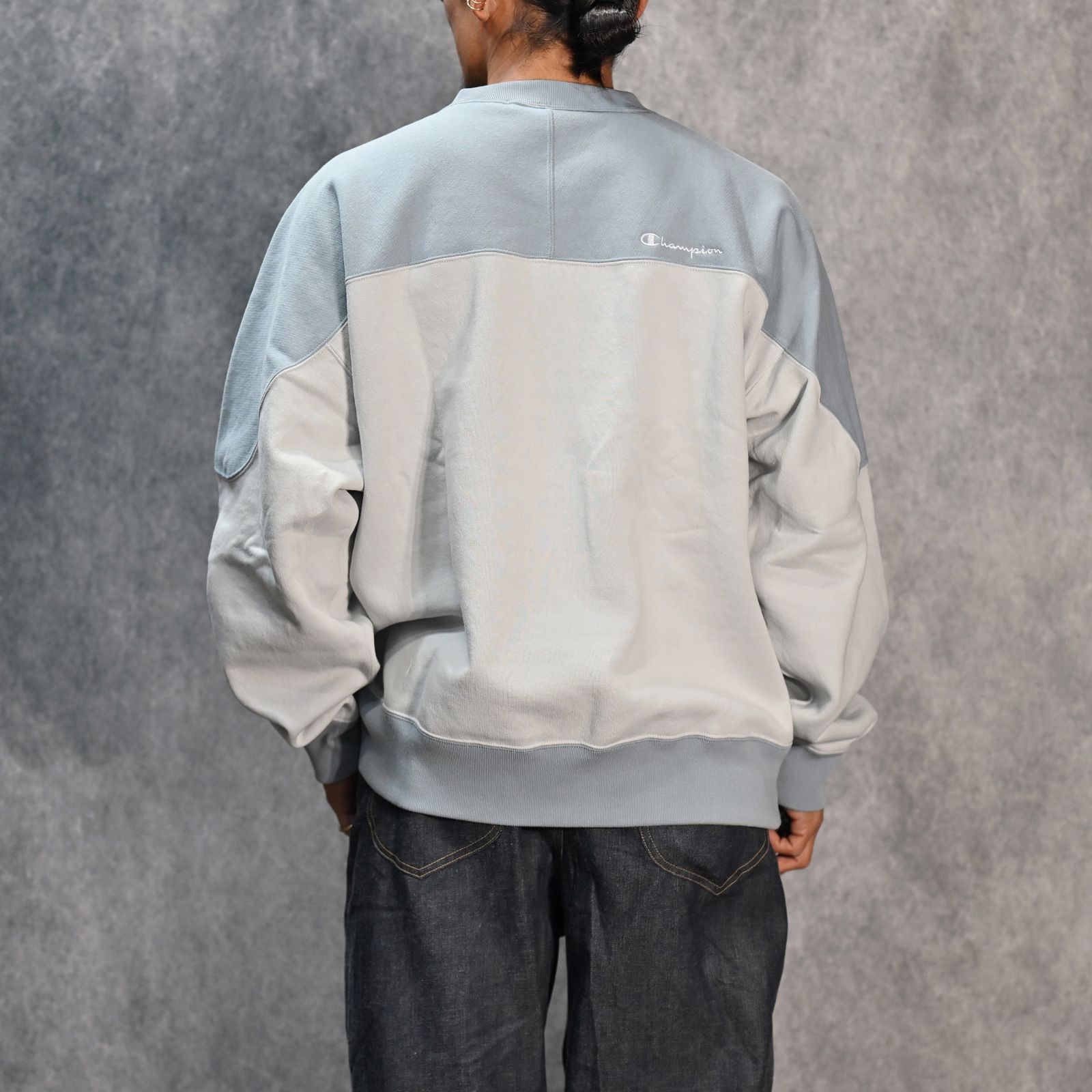 × Champion CREWNECK SWEAT （L.GRAY） / チャンピオン クルーネックスウェット （ライトグレー） /