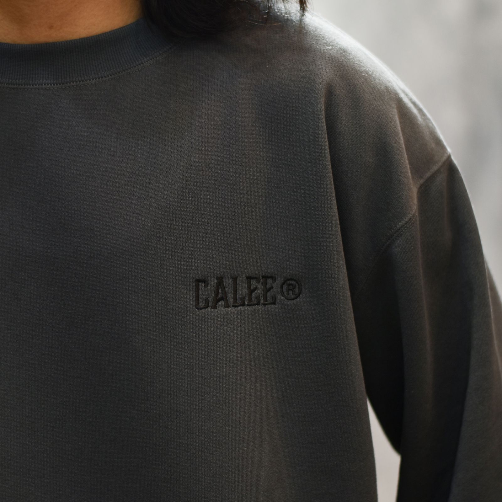 AEROKNOT® CALEE NATINAL LOGO DROP L/S TEE (CHARCOAL)｜機能素材 エアロノット ロングスリーブ Tシャツ｜CL-25AW004