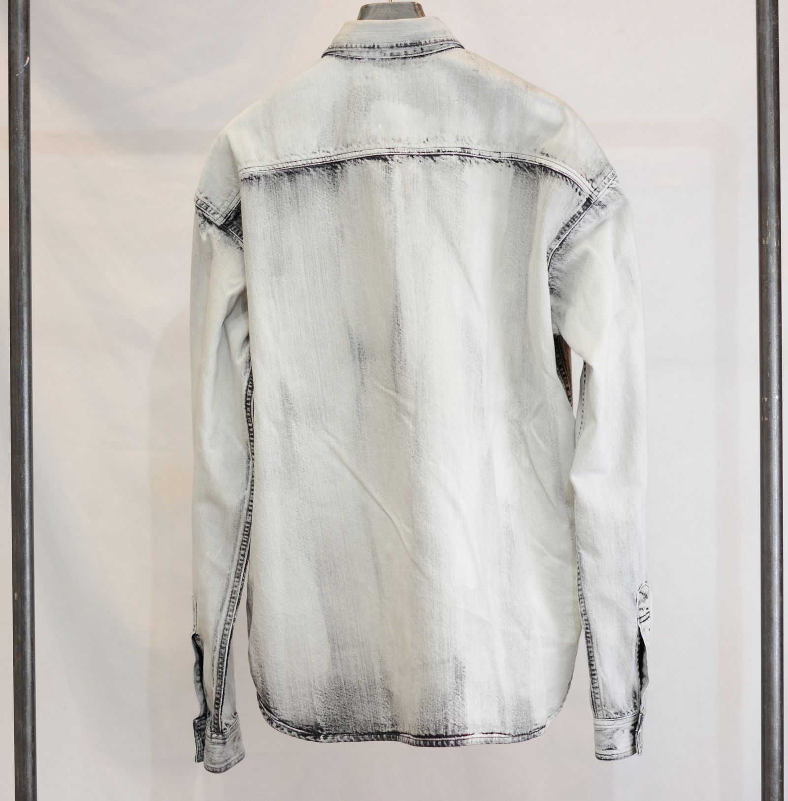 JOHNLAWRENCESULLIVAN - Bleached denim oversized shirt | chord