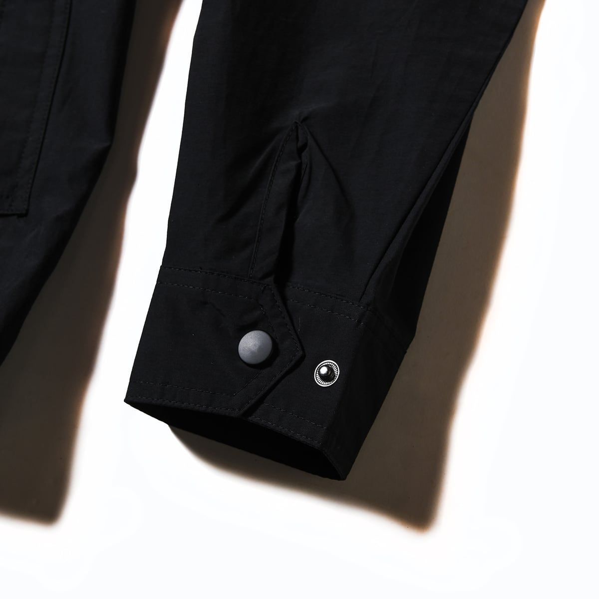 CUTRATE LOGO C/N REFLECTOR TRACK TYPE JACKET (BLACK)