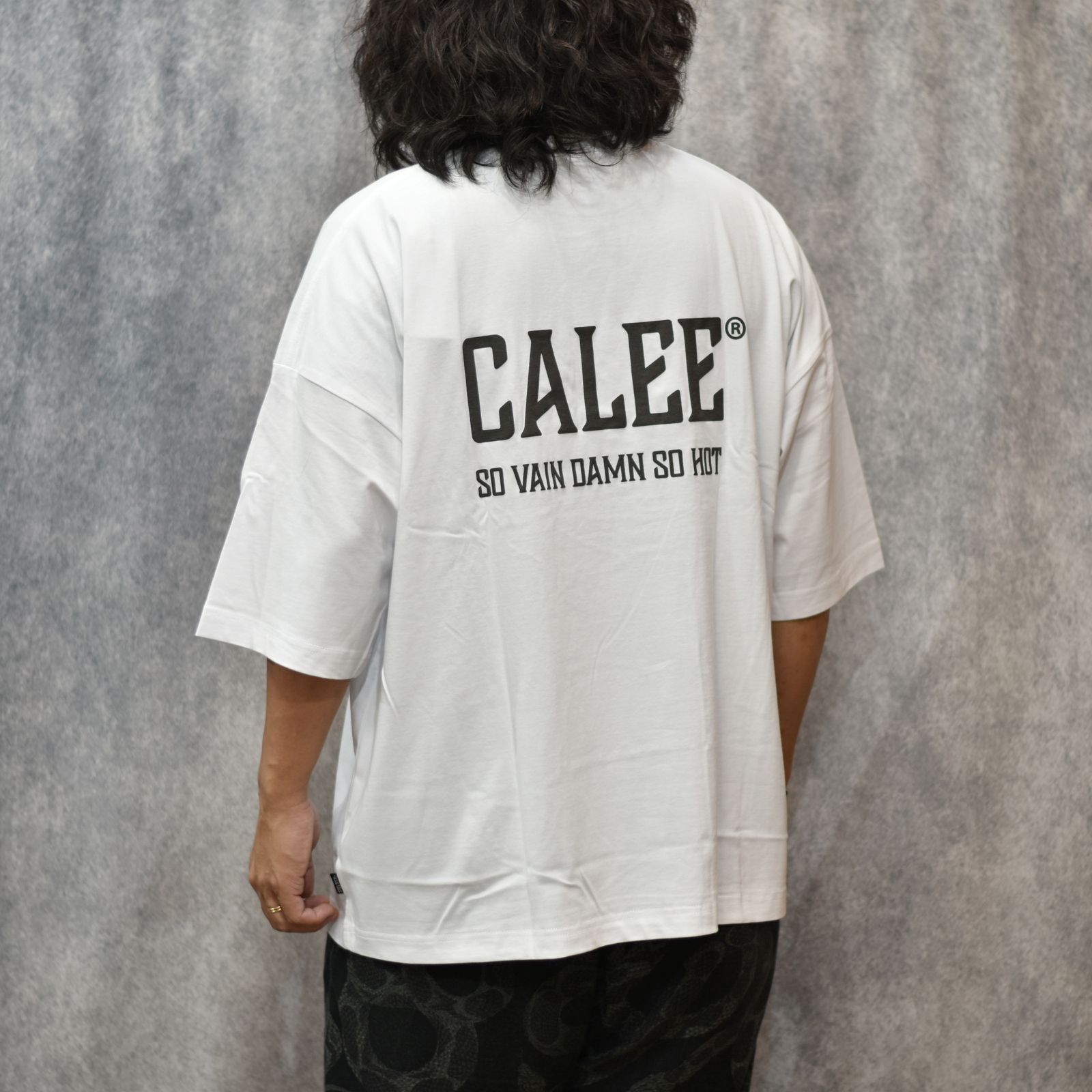 × SHELTECH®︎ CALEE NATIONAL LOGO WIDE TEE (WHITE)｜シェルテック キャリー ロゴ ワイド 半袖Tシャツ｜CL-SHELTECH004
