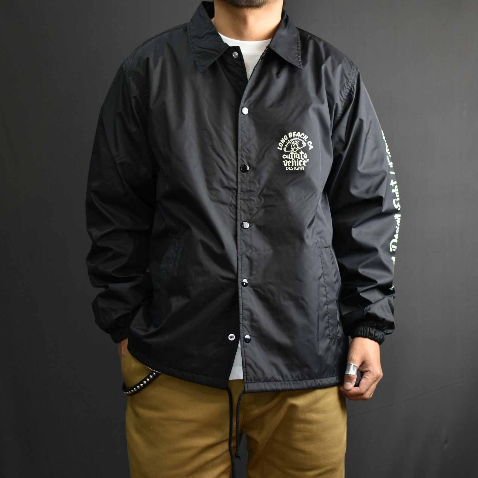 CUTRATE - ×VENICE8 COFFEE HOUSE G.O.D NYLON COACH JACKET (BLK