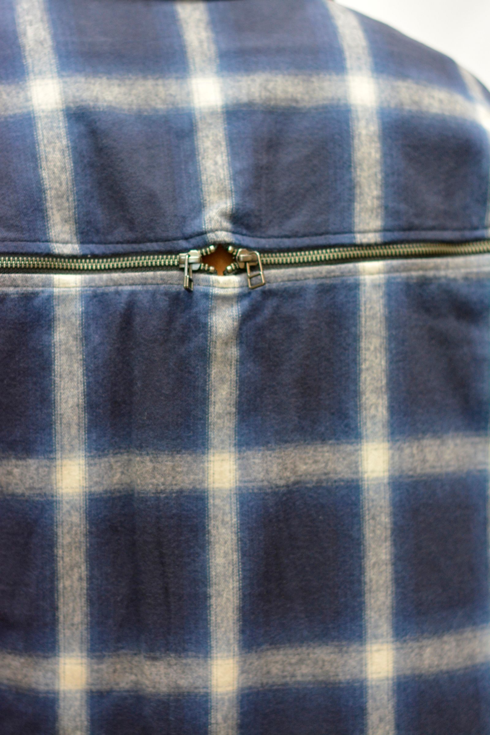 ”CHECK ZIPPER SHIRT