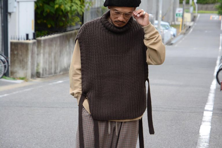 ニットベストのレイヤードスタイル♪