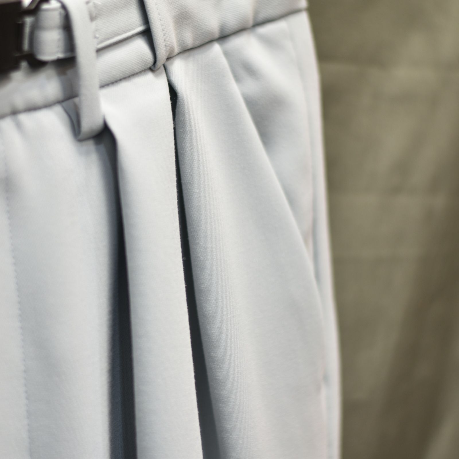 2タックストレート&フレアパンツ / LB22SS-PT01-DT (PALE BLUE)