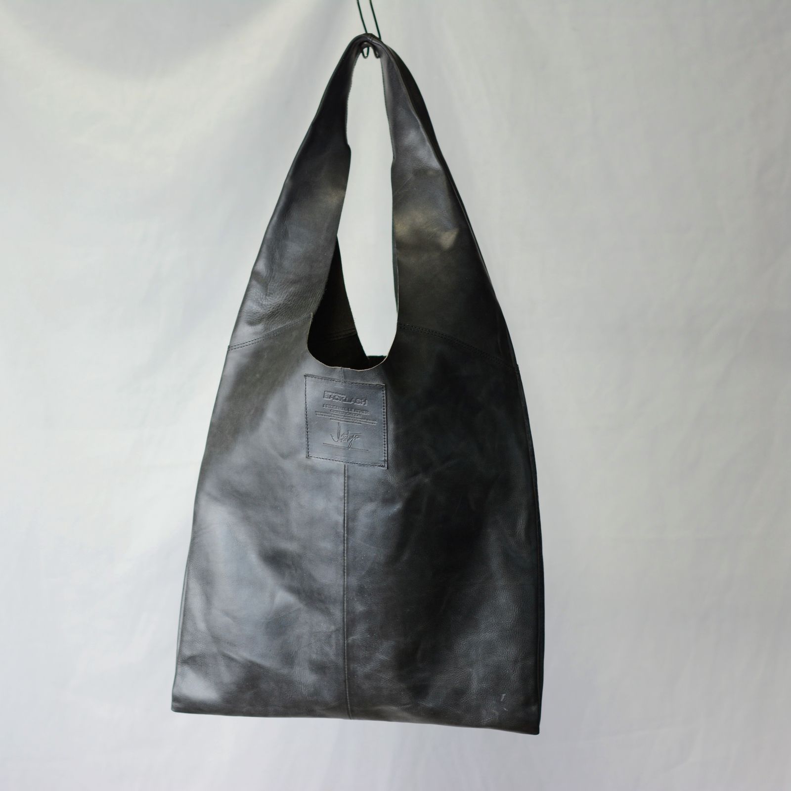 GUIDI カーフWAX仕上げ 限定トート （ブラック）
