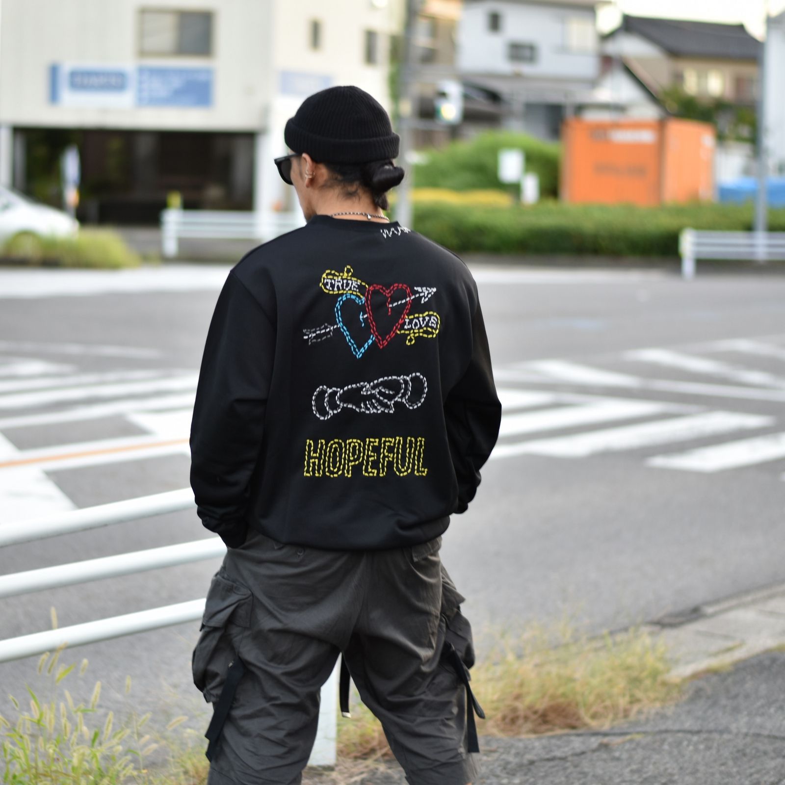 TRUE LOVE EMB SWEAT ”