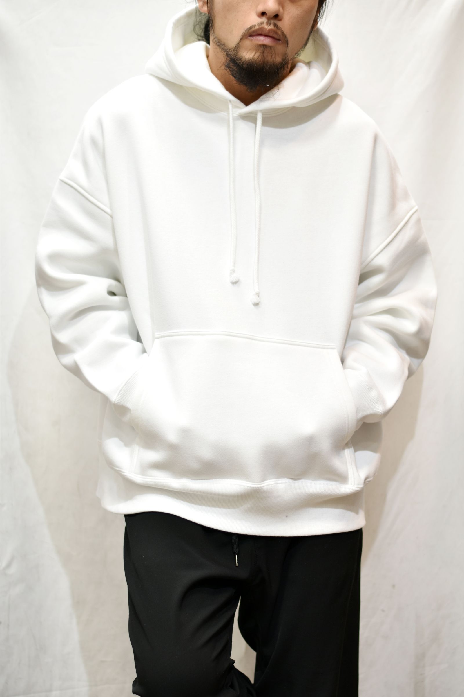 ビッグシルエット ロゴプリント プルオーバーパーカー (WHT)