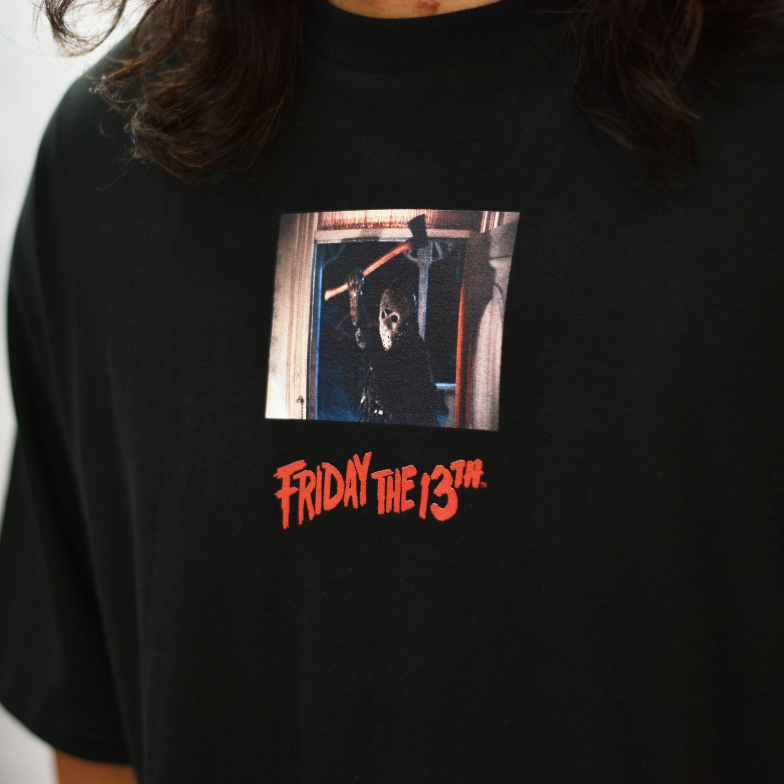 x FRIDAY THE 13TH MOVIE SCENE T-SHIRT (BK)｜13日の金曜日 半袖Tシャツ｜PD26MC04