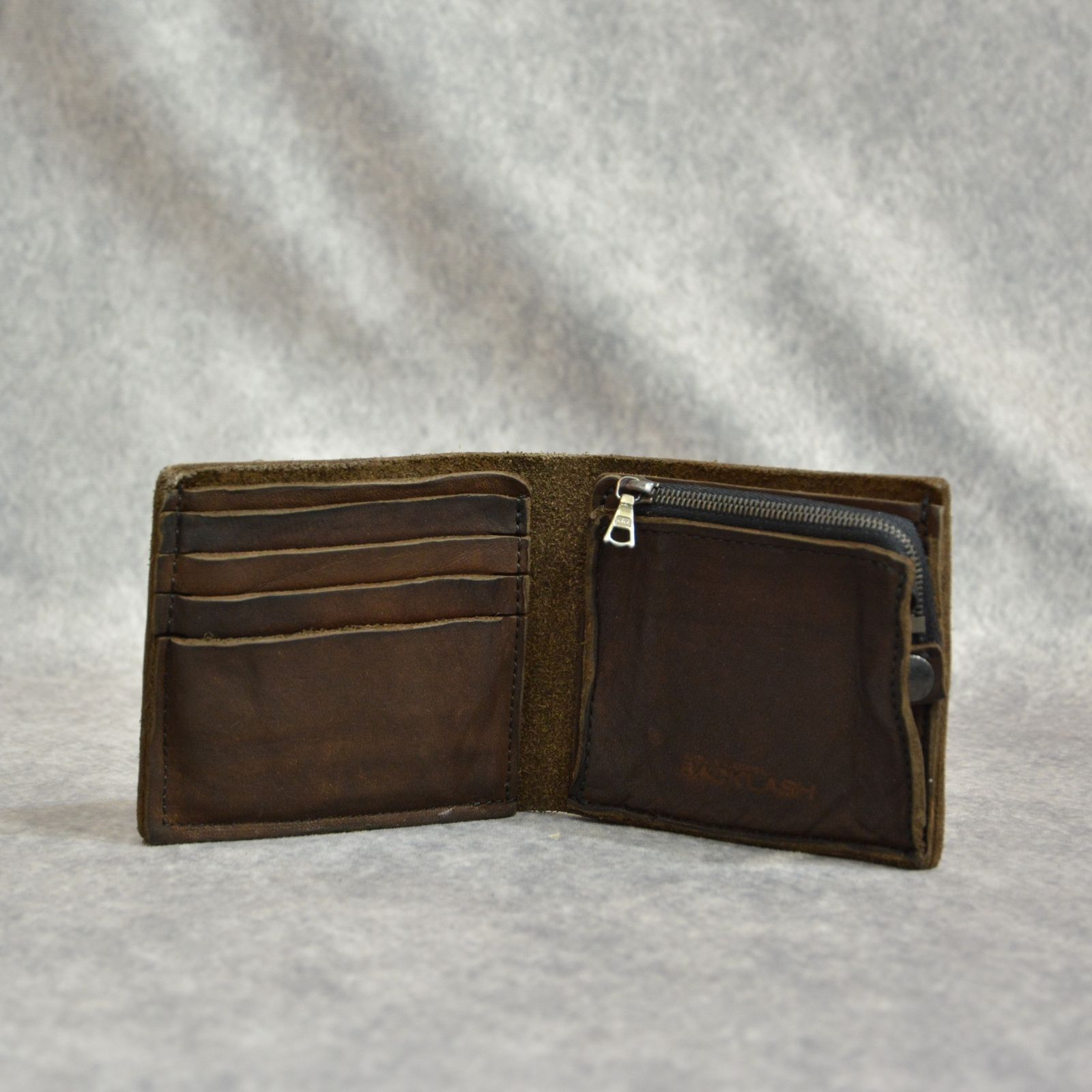 ジャパンショルダー 製品染め二つ折り ウォレット （KHAKI / カーキ） 318-39