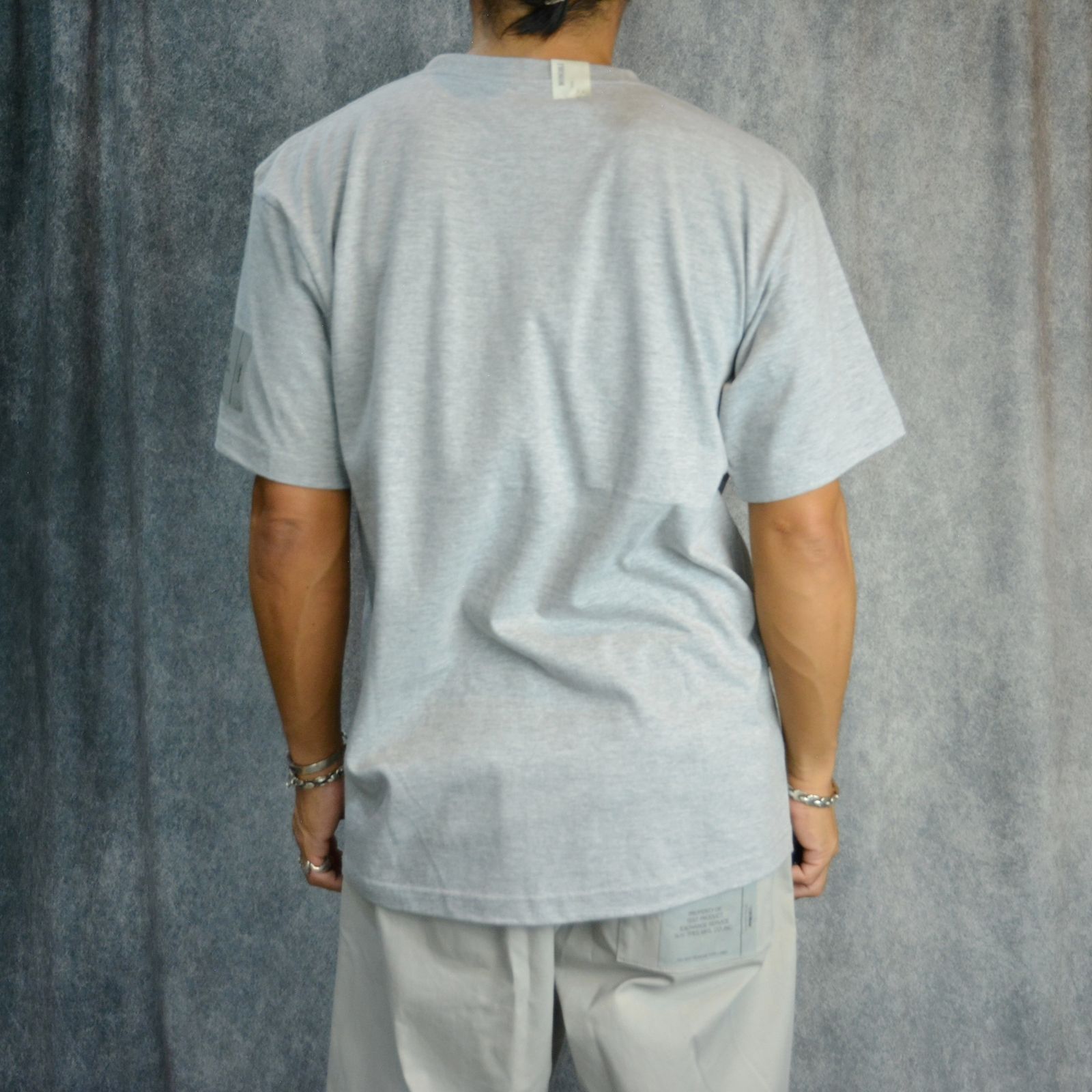 × INVINCIBLE®︎ ドロップショルダー Tシャツ （GRAY）