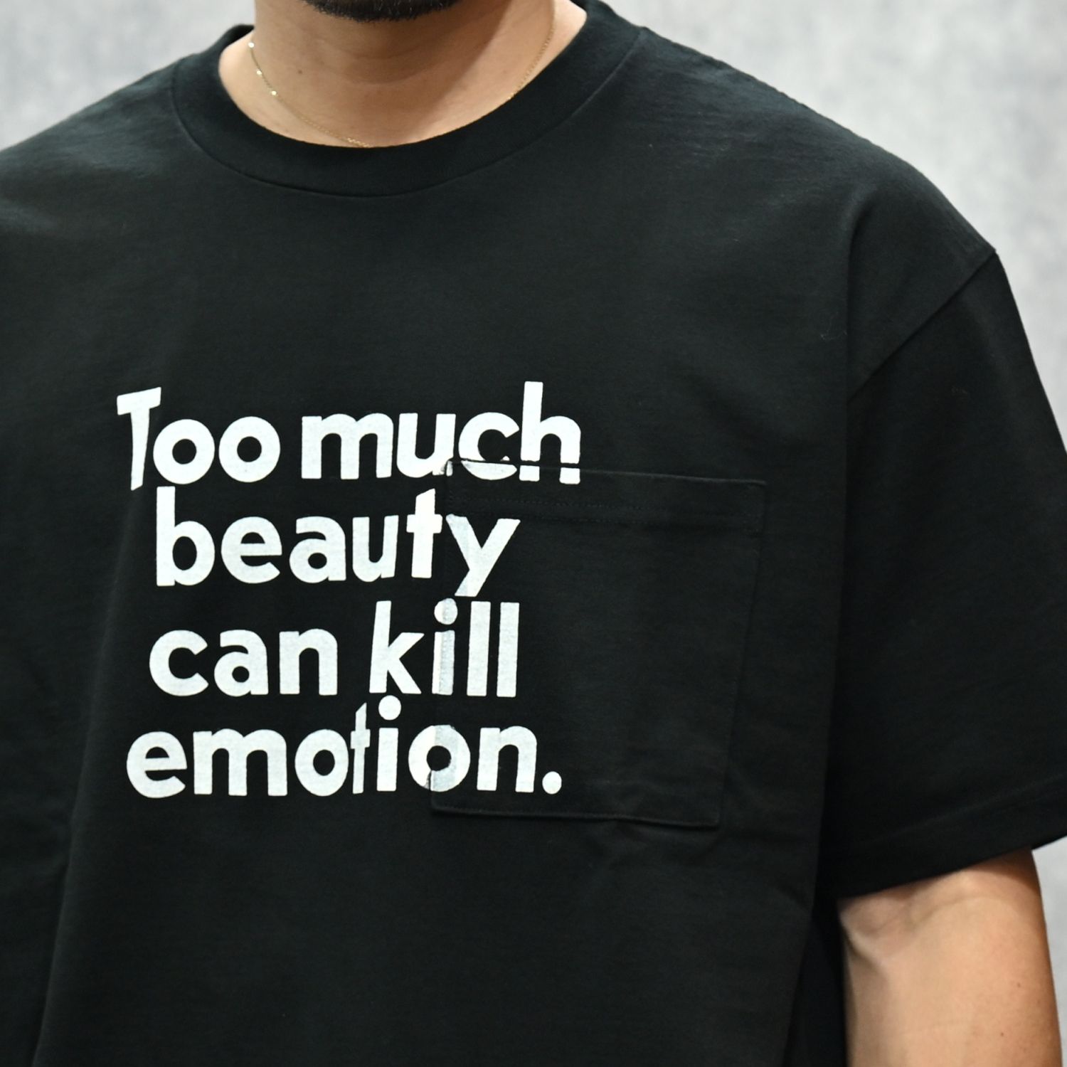 Too Much beauty TEE （BLK） プリント Tシャツ （ブラック）｜MDFBF08402