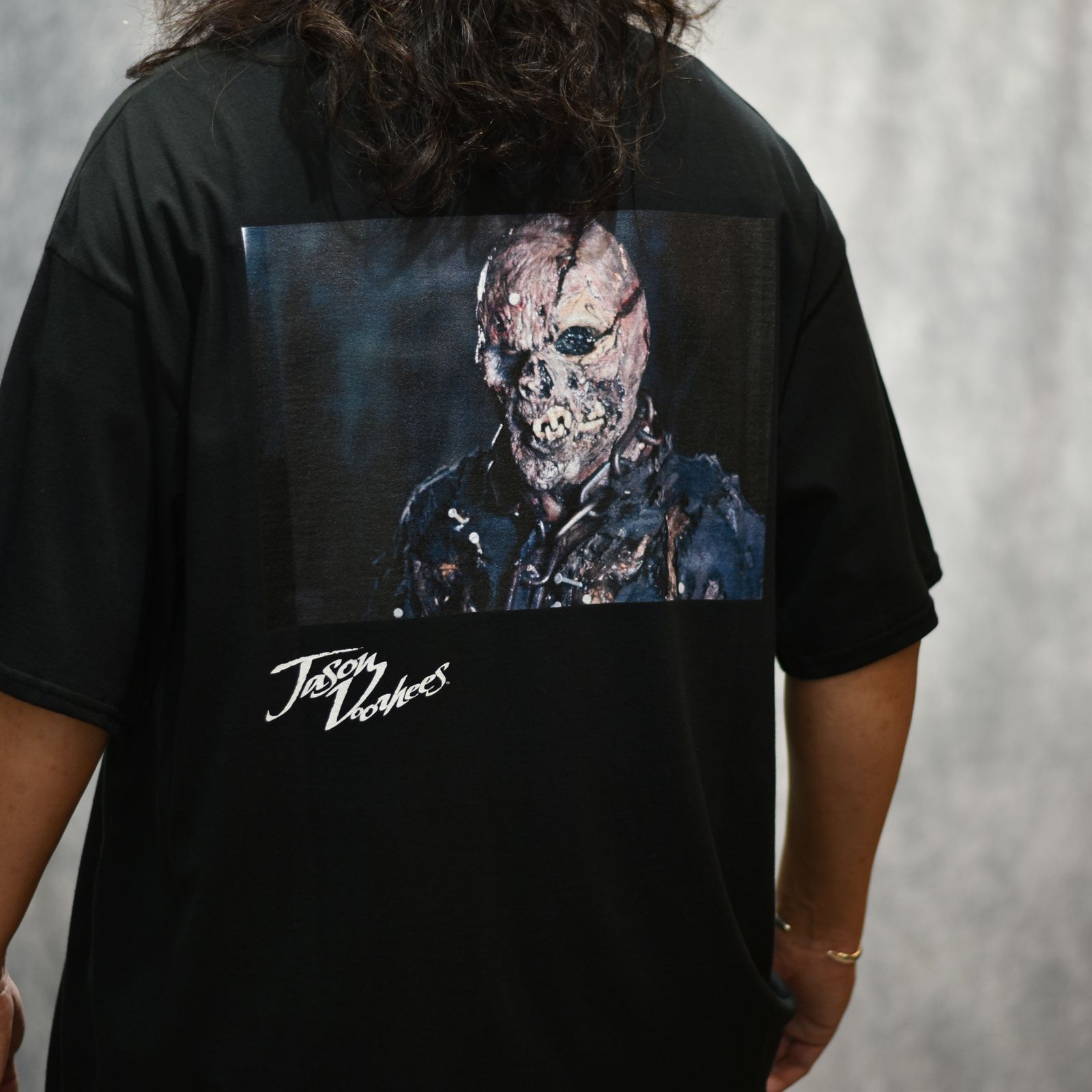 x FRIDAY THE 13TH MOVIE SCENE T-SHIRT (BK)｜13日の金曜日 半袖Tシャツ｜PD26MC04