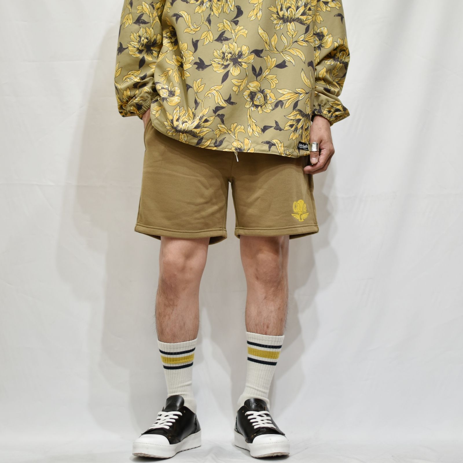 AEROKNOT RELAX SWEAT PANTS <NATURALLY PAINT DESIGN> (OLOVE)