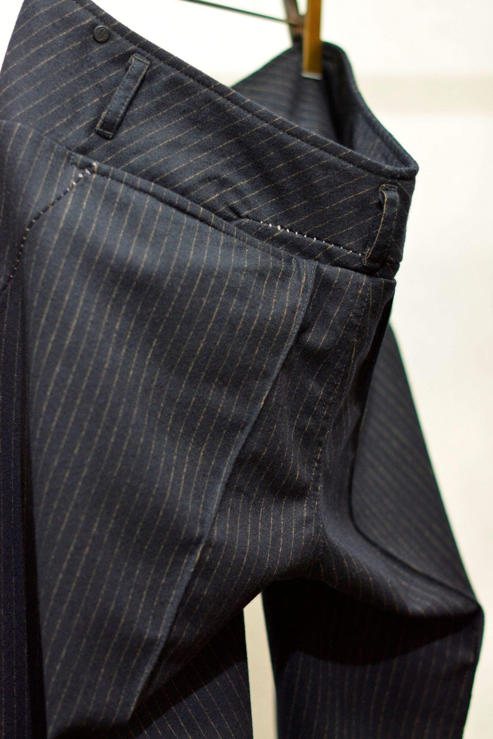 PANTS WIDE WITH BUTTONS"