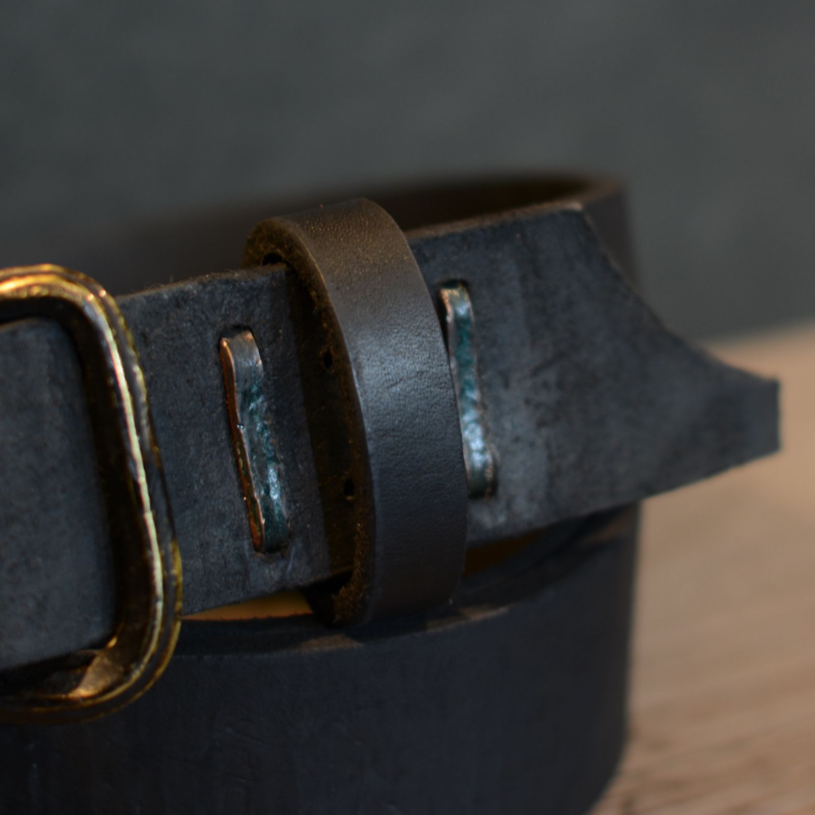 "HANDGRAVING LEATHER BELT"