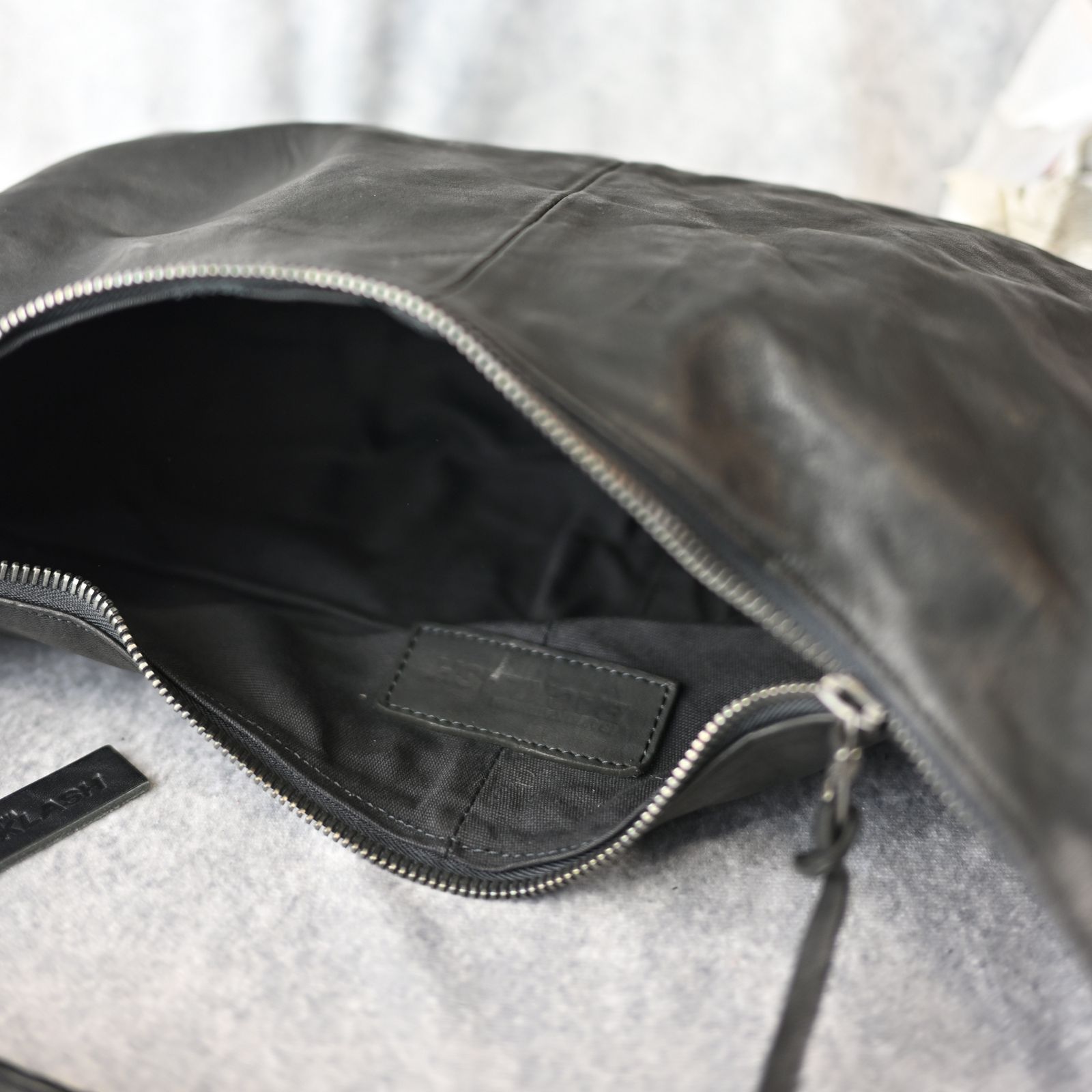 ダブルショルダーレザー フルタンニン製品染め ショルダーバッグ （BLACK / ブラック） 92-10
