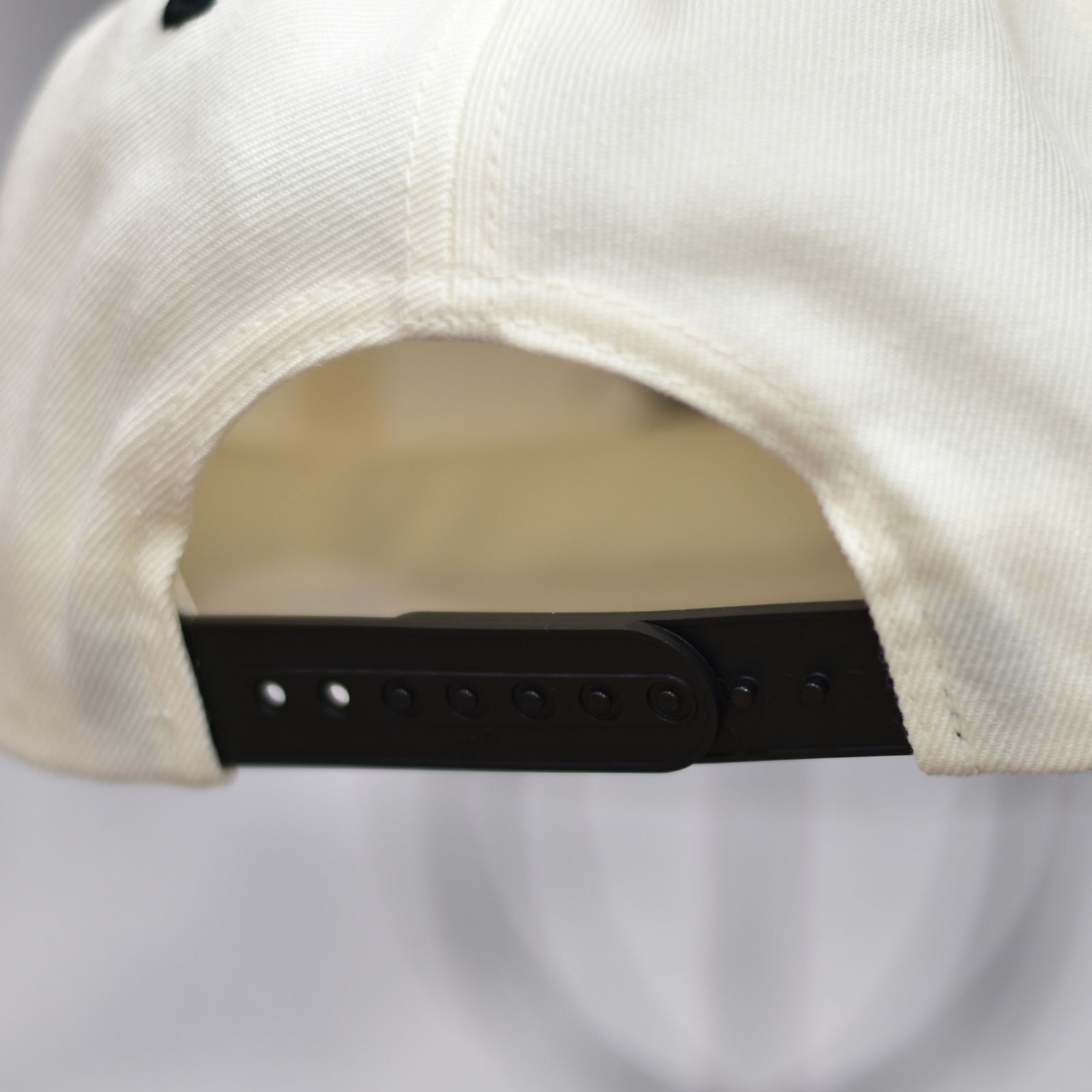 CUTRATE LOGO EMBROIDERY B.B CAP (NATURAL/BLACK)｜ロゴ刺繍 ベースボールキャップ｜CR-26SS004