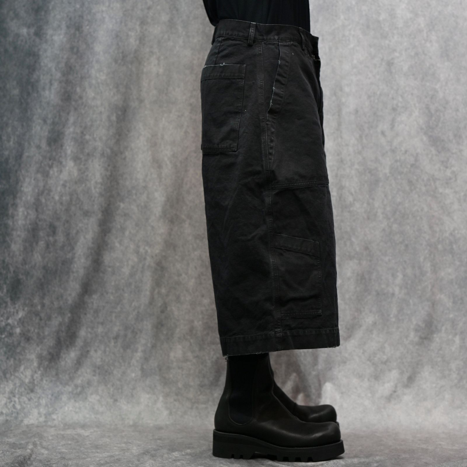 WIDE SHORT CHINO PANTS (BLACK / ブラック) ショート チノパンツ｜2601019