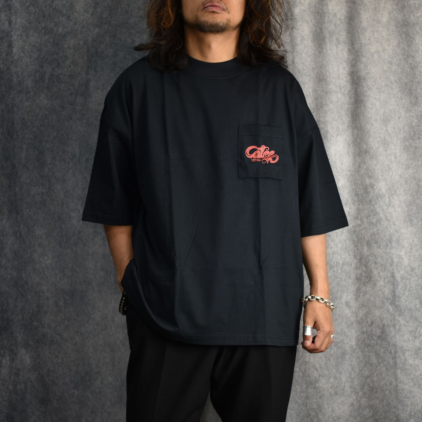 トップス CALEE snake pattern drop shoulder CALEE snake pattern drop shoulder