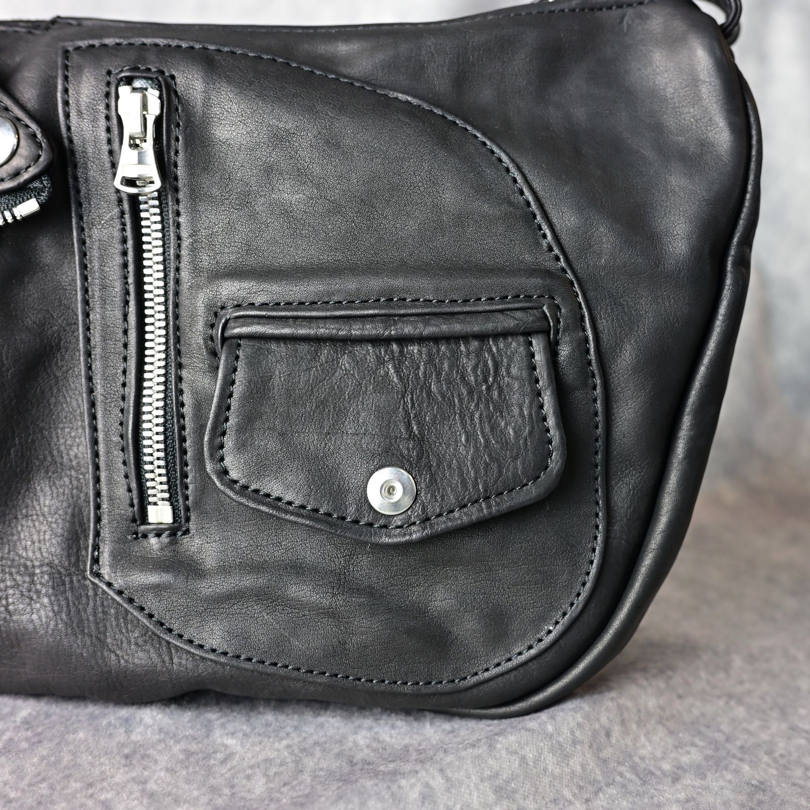 ジャパン カーフ タンニン鞣し 製品洗い加工 ショルダーバッグ (BLACK / ブラック) / 254-04