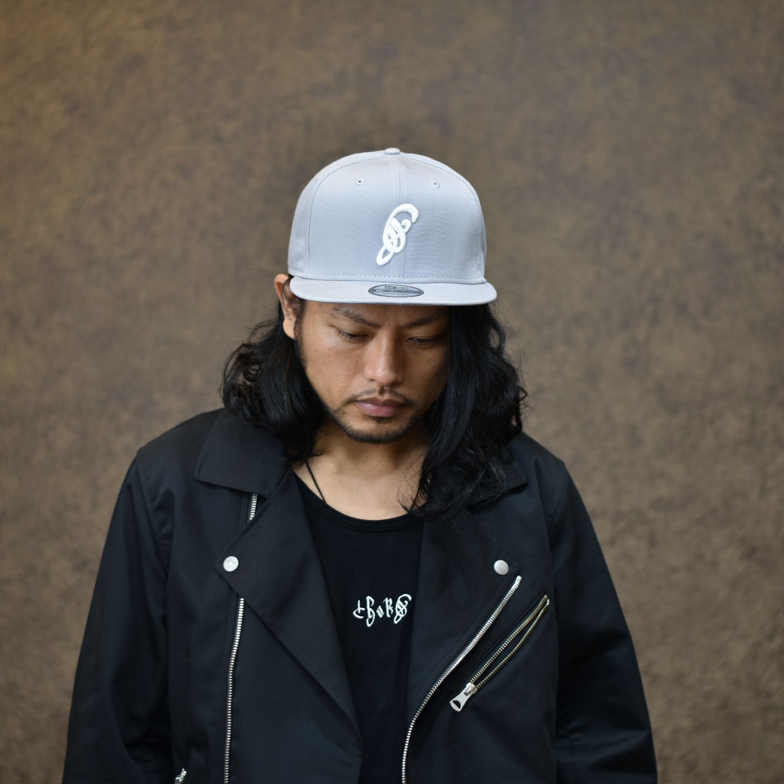 NEWERA 9FIFTY SNAPBACK ”d”  LOGO CAP (GRAY×WHITE) / ニューエラ スナップバック ロゴ キャップ