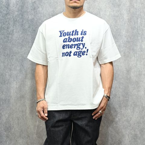 Youth is about TEE （WHT） プリント Tシャツ （ホワイト）｜MDFBF08403