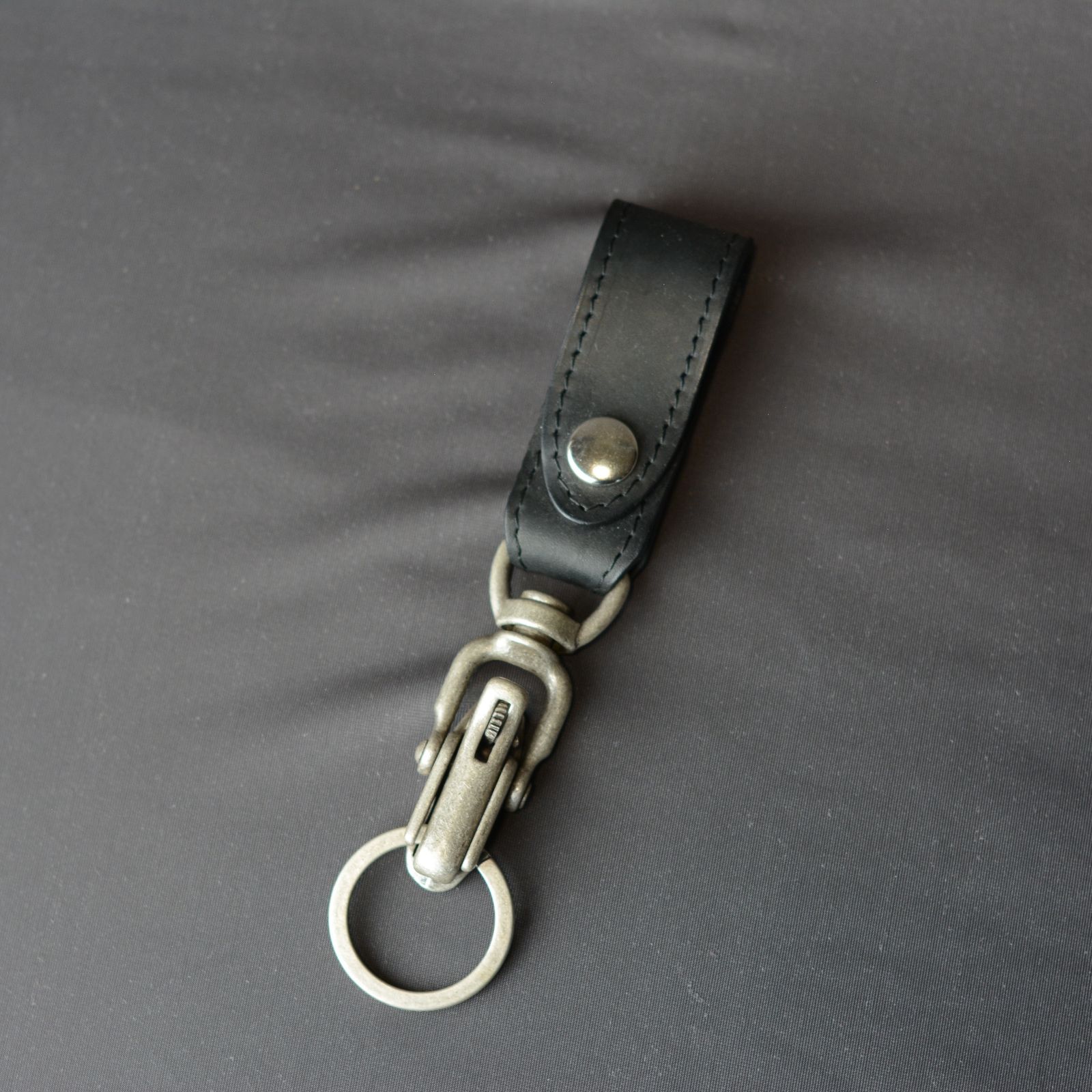 半額 50％OFFの通販 BACKLASH KATAYAMA ISAMU - キーホルダー GUIDIオイルカーフ 小物