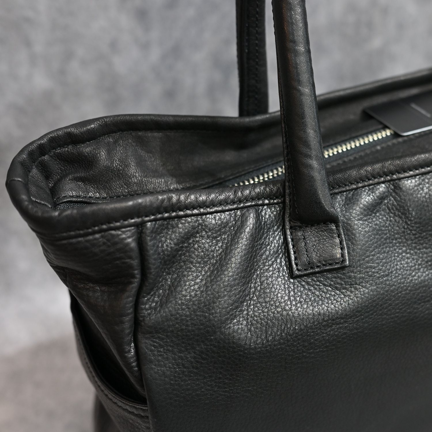 PC RIDERS LEATHER TOTE BAG M W/SILVER ZIPPER （BLACK）｜トートバッグ （ブラック）｜BFA-P-017-3697