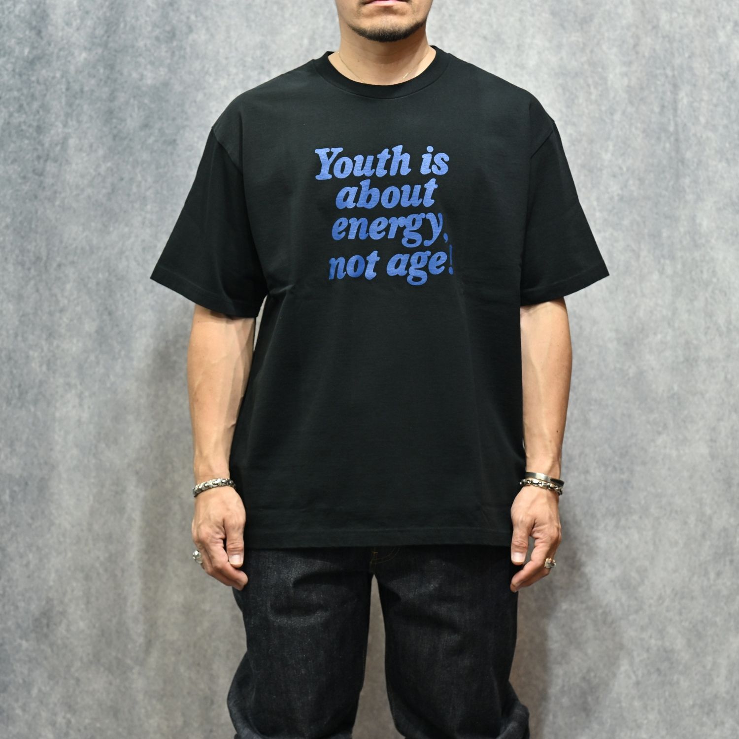 Youth is about TEE （BLK） プリント Tシャツ （ブラック）｜MDFBF08403