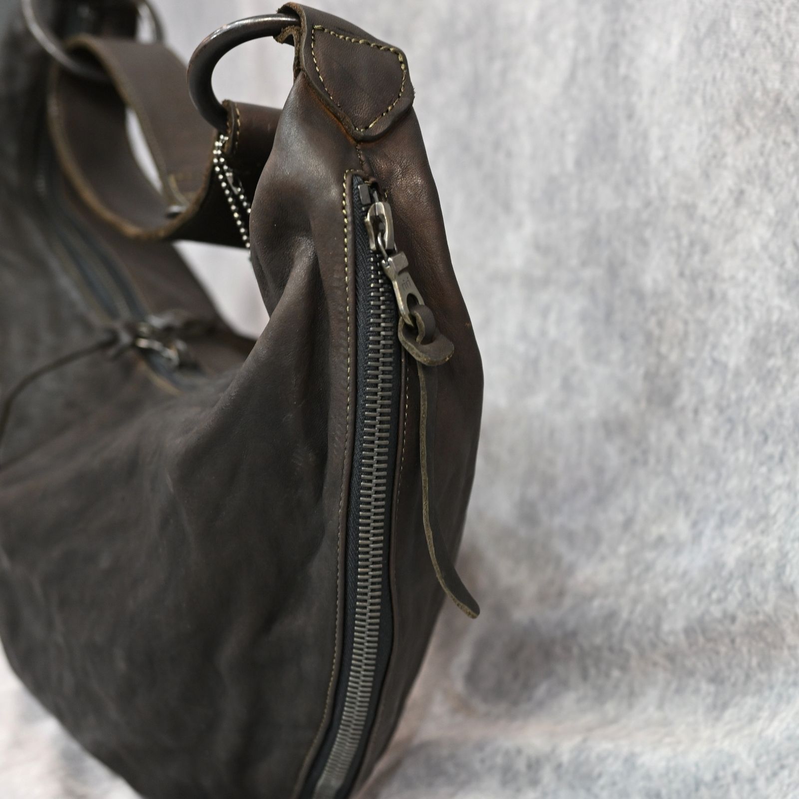 ダブルショルダー バナナバッグ （KHAKI）｜92-10