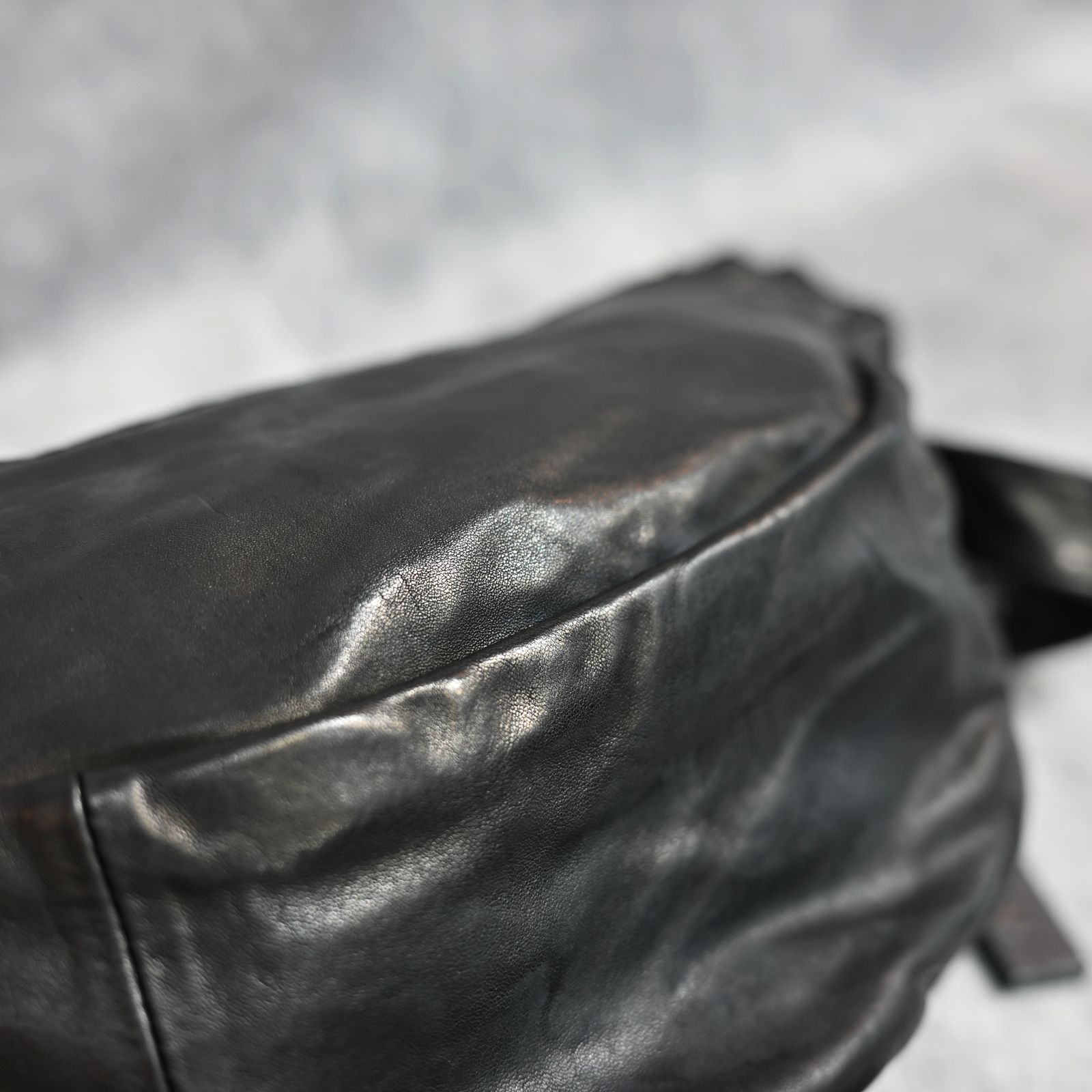 イタリー ダブルショルダー製品染め ウエストバッグ （BLACK / ブラック）｜243-04