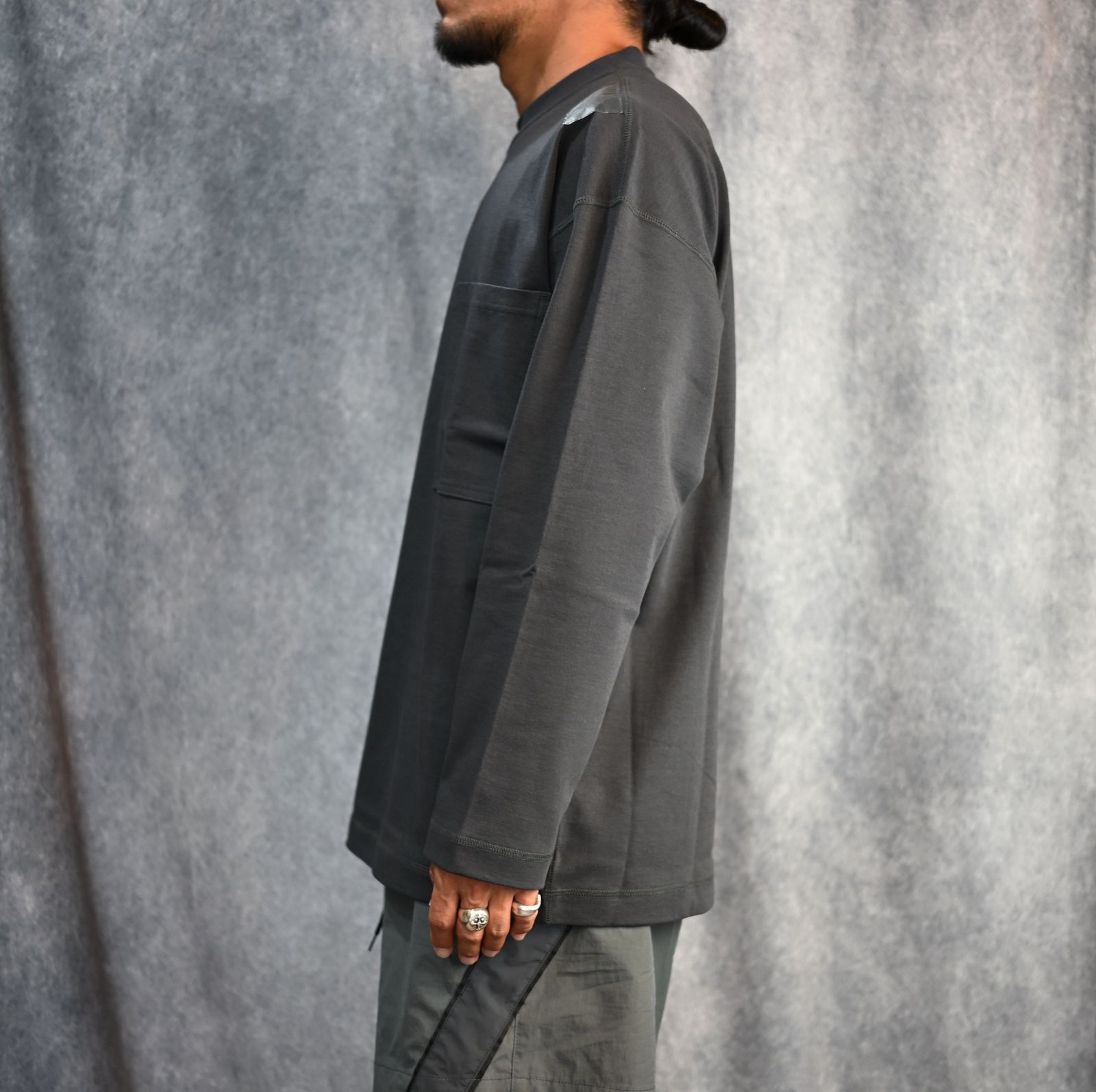 POKET LONG SLEEVE T-SHIRT （CHARCOAL） / ロングスリーブ ポケットTシャツ （チャコール）