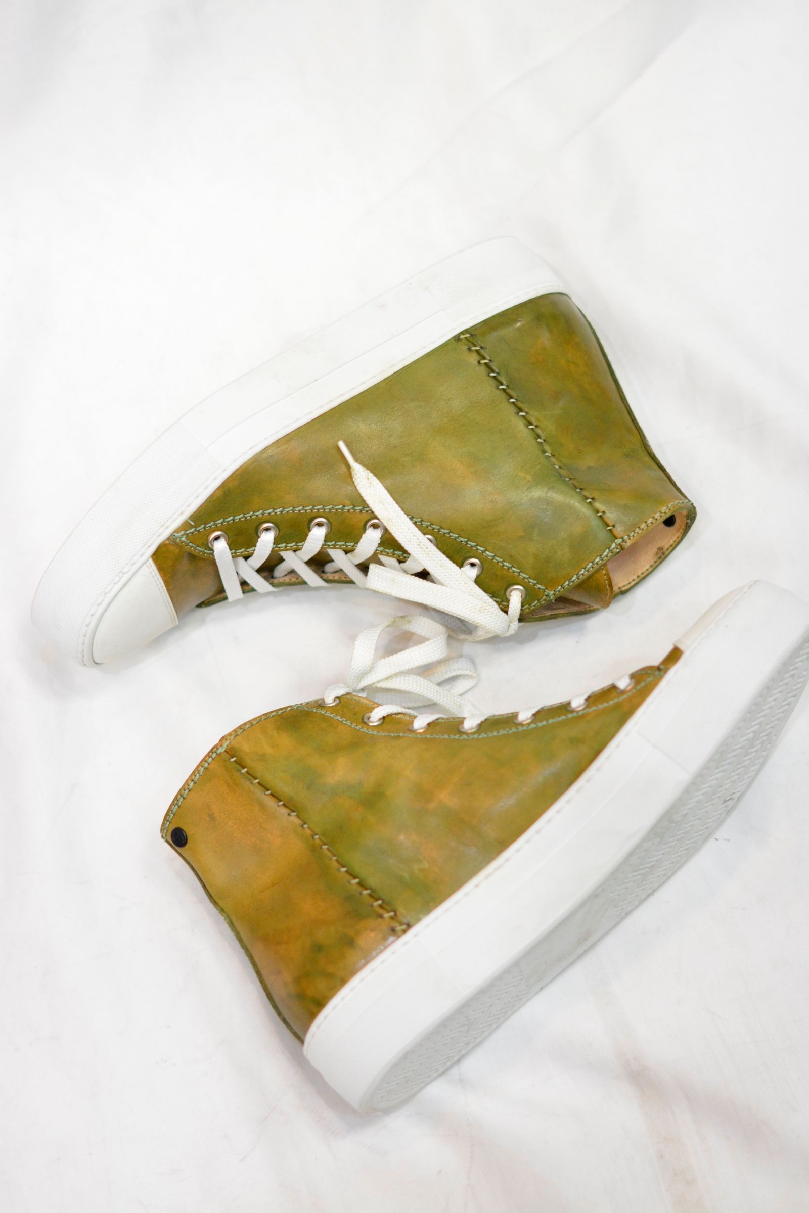 HORSE LEATHER HI-CUT SNEAKER